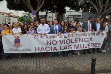 Telde protesta en silencio contra la violencia machista (Foto TA y Francisco Javier Santana)